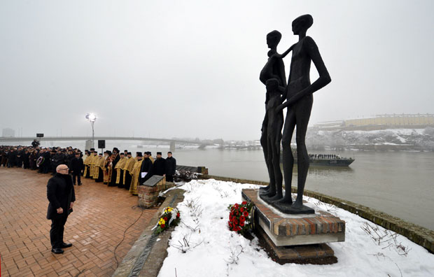 ГОДИШЊИЦА НОВОСАДСКЕ РАЦИЈЕ: Вечно сећање на невине жртве (ФОТО)